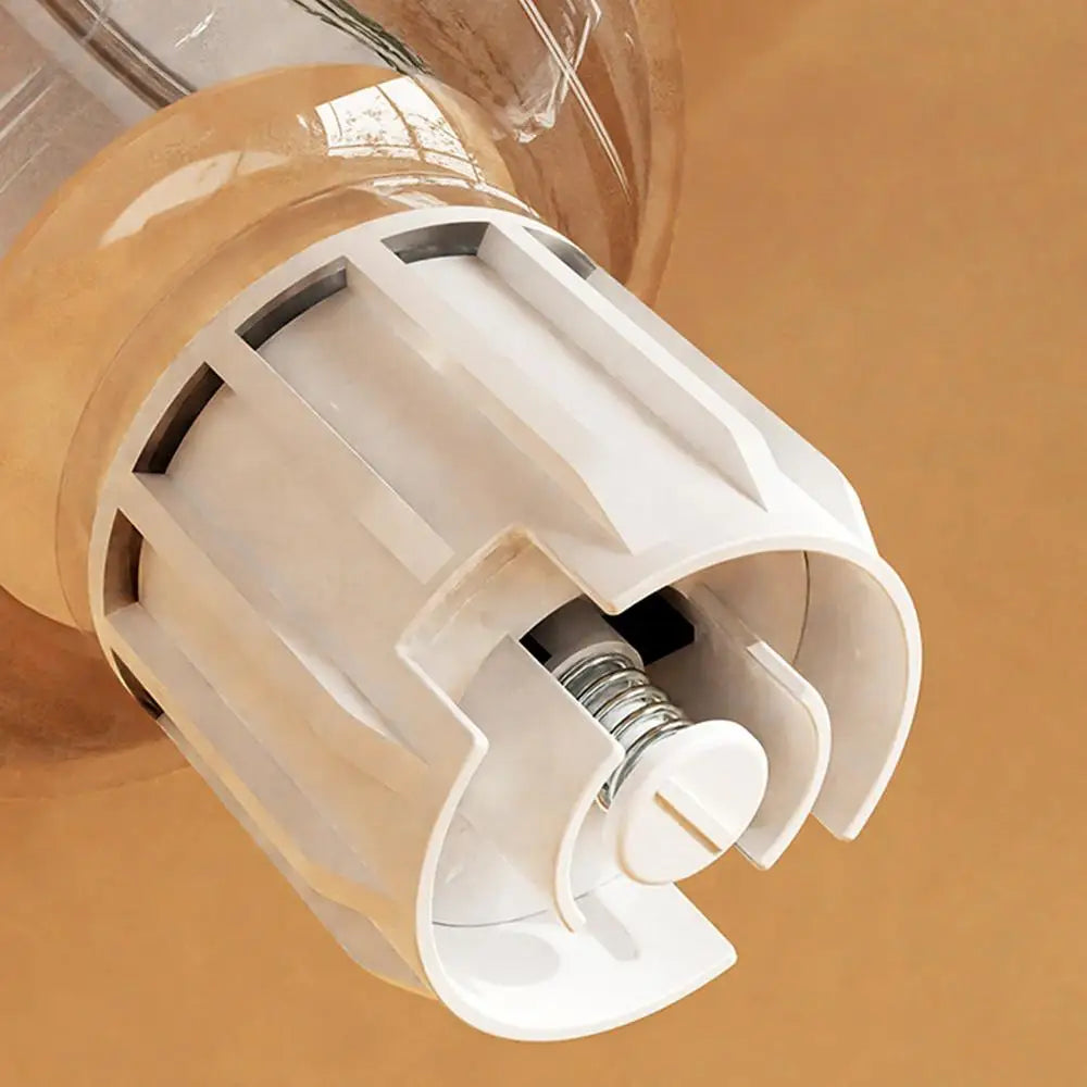 Distributeur automatique de nourriture et d’eau pour chat et chien.